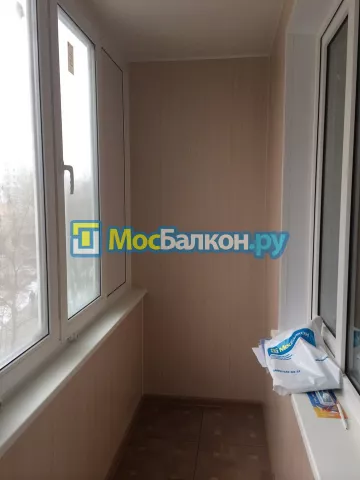 Отделка балкона и лоджии пластиковыми ПВХ панелями в Долгопрудном от компании МосБалкон