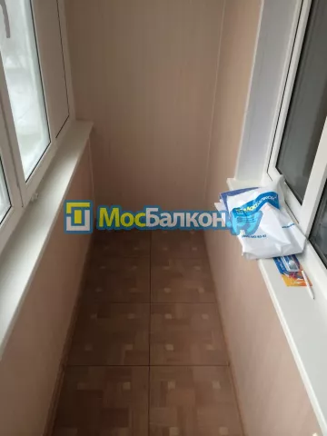 Отделка балкона и лоджии пластиковыми ПВХ панелями в Долгопрудном от компании МосБалкон