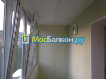 Отделка и ремонт балкона с установкой окон REHAU
