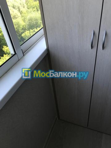 шкаф на балконе с антресолью
