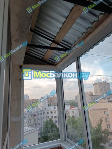 Крыша на балконе в Долгопрудном монтаж и ремонт по выгодной цене от МосБалкон