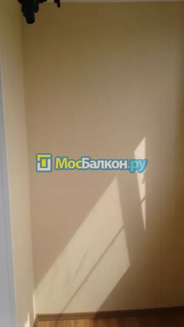 Отделка балкона и лоджии пластиковыми ПВХ панелями в Долгопрудном от компании МосБалкон