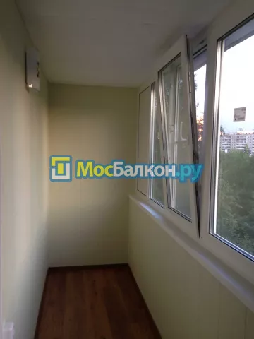 Отделка балкона и лоджии пластиковыми ПВХ панелями в Долгопрудном от компании МосБалкон