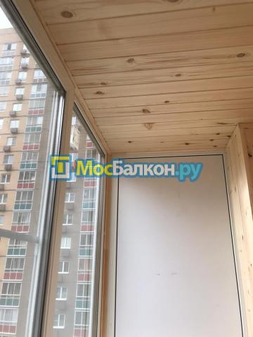 Отделка балкона деревянной вагонкой